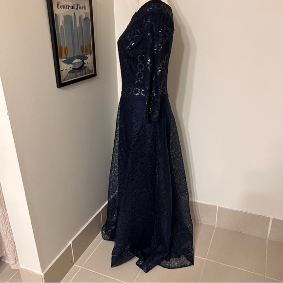 Tadashi Shoji Blue Sequin Embellished Gown with Bateau Neckline SZ 8 - Picture 5 of 7